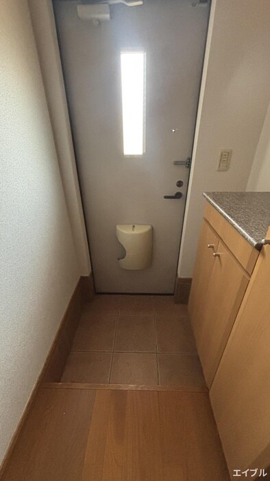 物件内観写真13　(玄関)