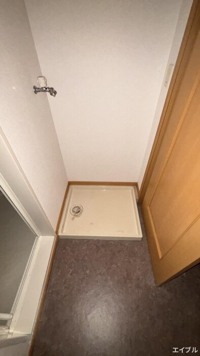 物件内観写真21　(洗濯機置場)