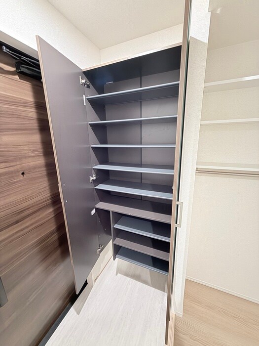 物件内観写真10　(靴箱)