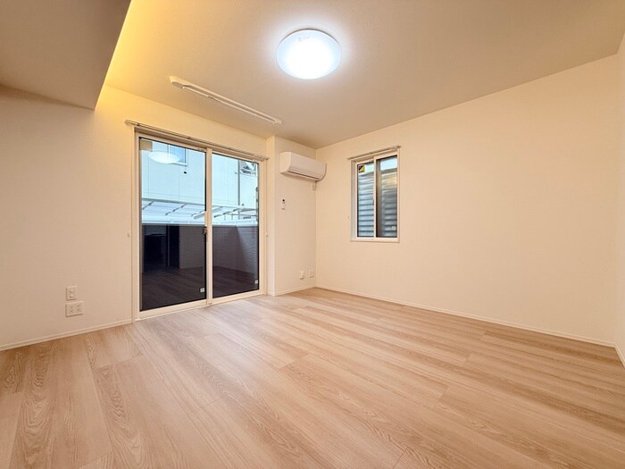 物件内観写真3　(居室)