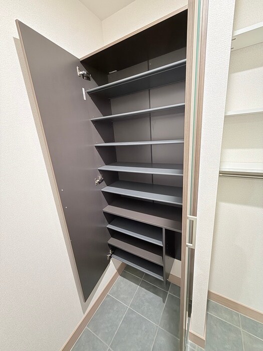 物件内観写真9　(靴箱)