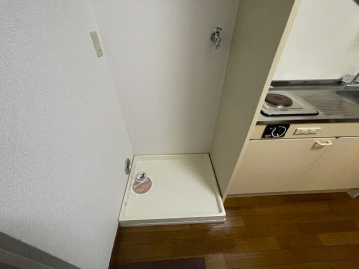 物件内観写真14　(洗濯機置場)