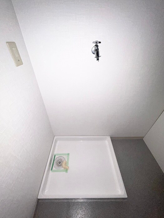 物件内観写真15　(洗濯機置場)