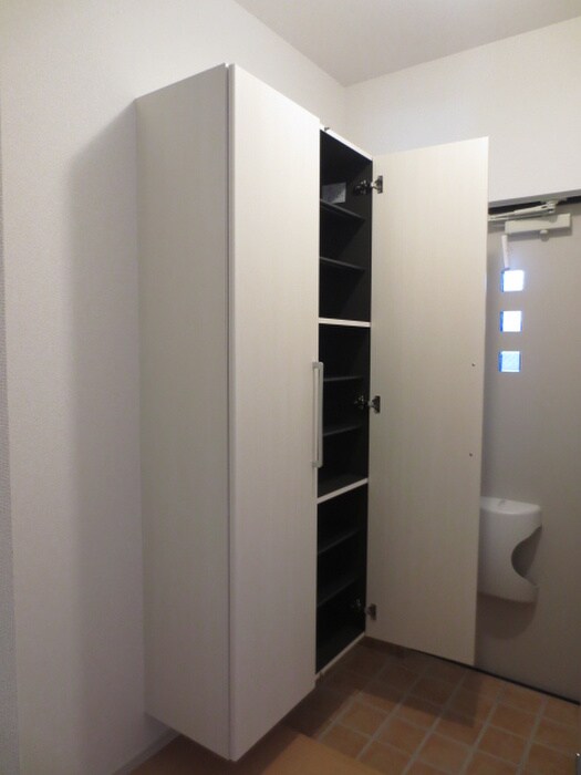 物件内観写真10　(靴箱)