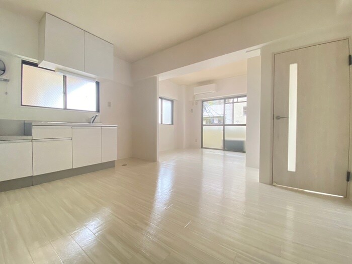 物件内観写真4　(居室)