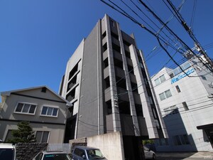 プラチナゲ－トガレン外観写真