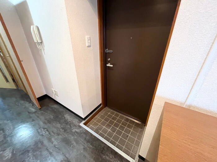物件内観写真14　(玄関)