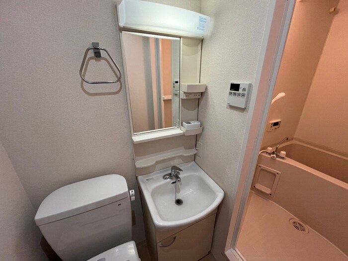 物件内観写真8　(洗面)