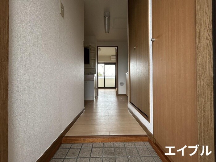 物件内観写真12　(玄関)