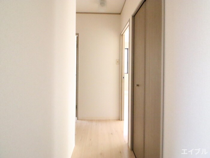 物件内観写真18　(廊下)