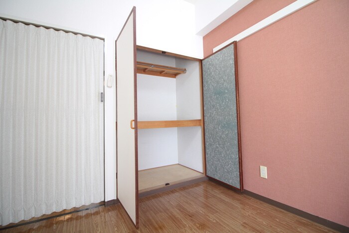 物件内観写真12　(収納)