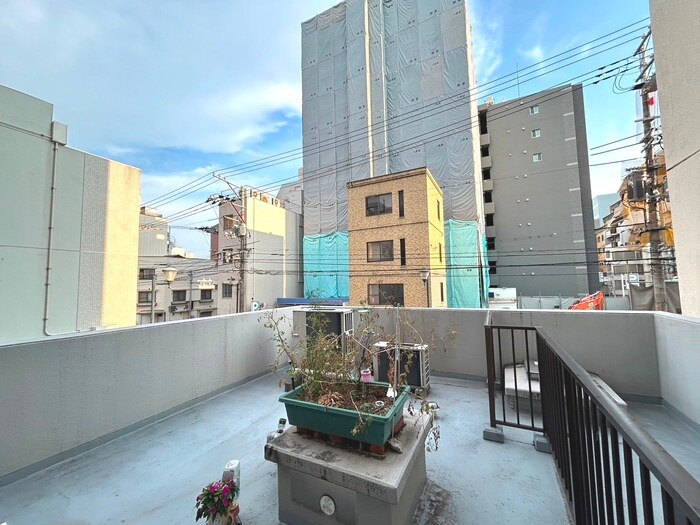 物件内観写真16　(室内からの展望)