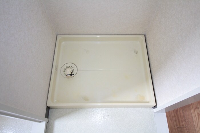 物件内観写真16　(洗濯機置場)