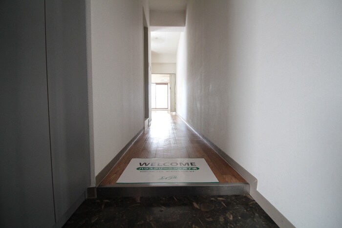 物件内観写真17　(玄関)