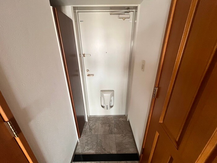 物件内観写真15　(玄関)