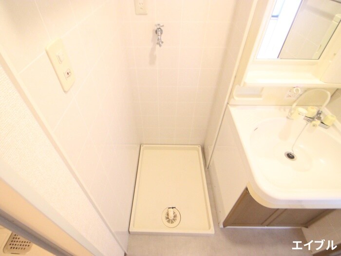 物件内観写真13　(洗濯機置場)