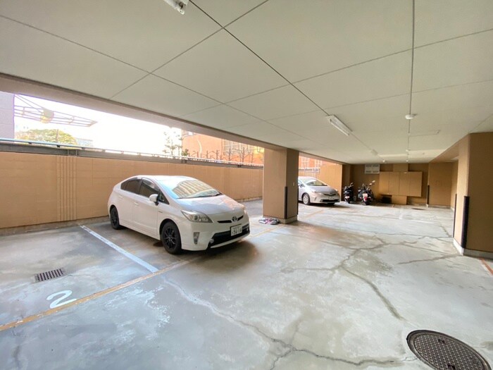 物件外観写真6　(駐車場)