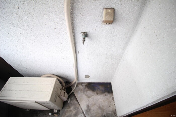 物件内観写真12　(洗濯機置場)