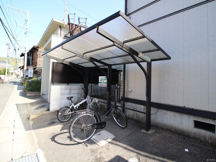 物件外観写真4　(駐輪場)