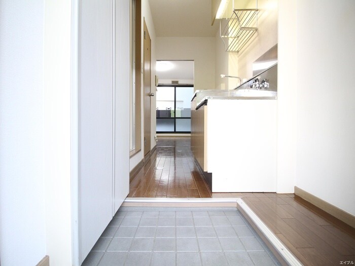 物件内観写真14　(玄関)