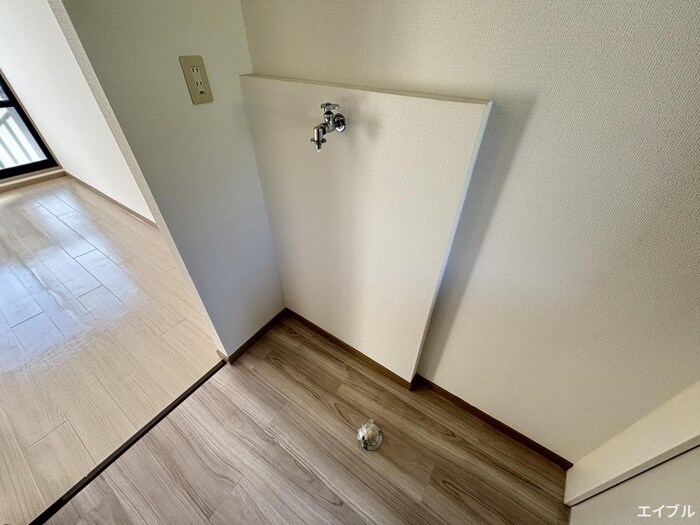 物件内観写真16　(洗濯機置場)