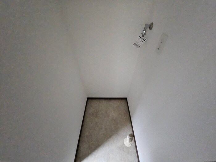 物件内観写真16　(洗濯機置場)