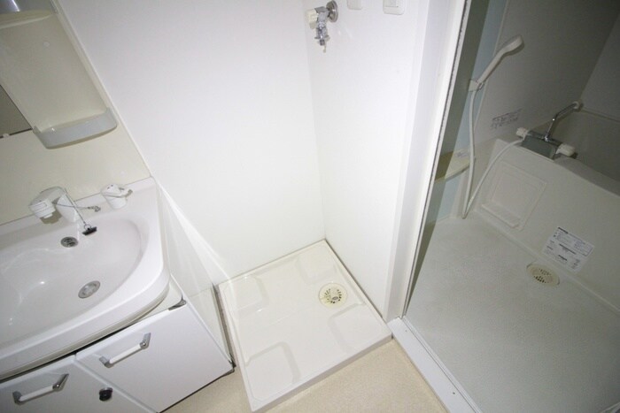 物件内観写真12　(洗濯機置場)