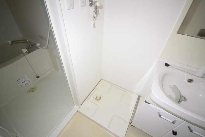 物件内観写真18　(洗濯機置場)