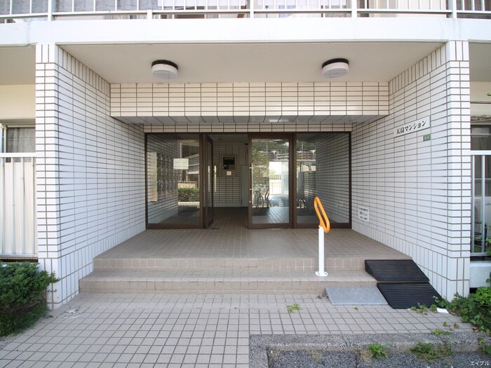 物件外観写真4　(エントランス部分)