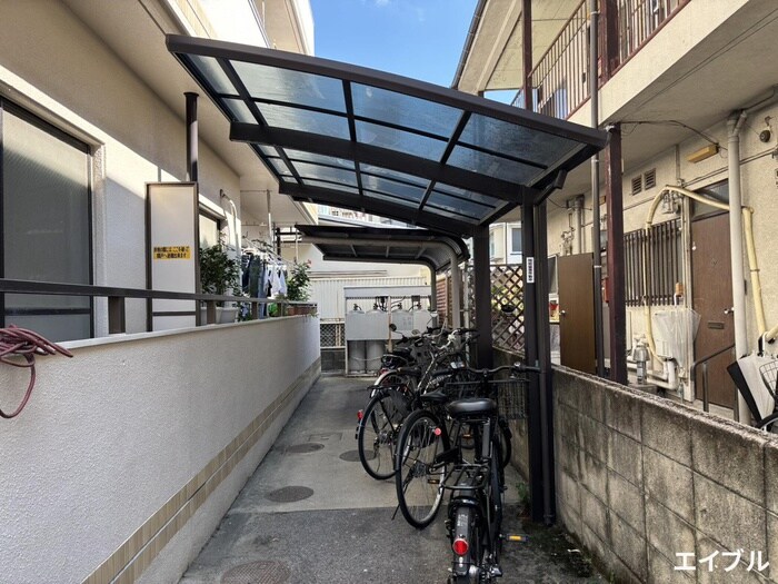 物件外観写真3　(駐輪場)