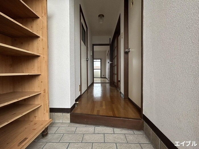 物件内観写真16　(玄関)