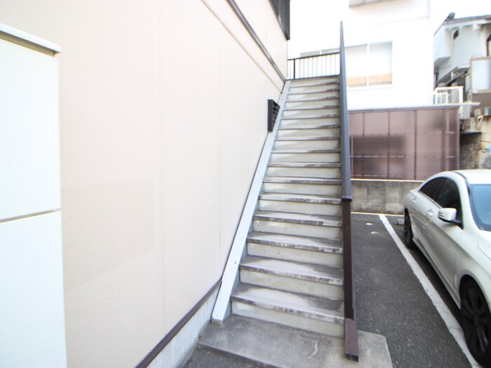 物件外観写真5　(エントランス部分)