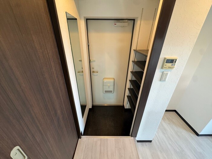 物件内観写真15　(玄関)