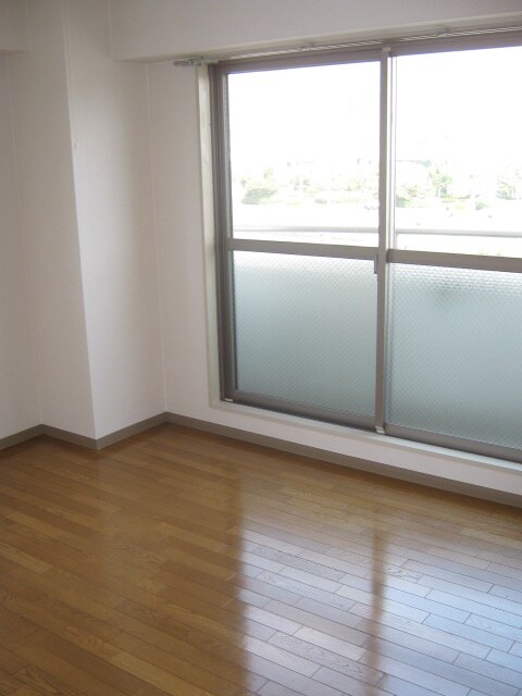 リョ－コ－テックビルのバス