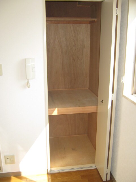 リョ－コ－テックビルの収納