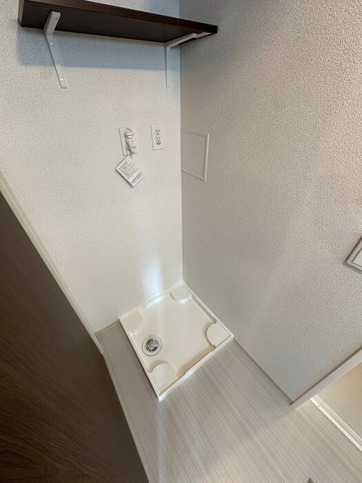 物件内観写真16　(洗濯機置場)