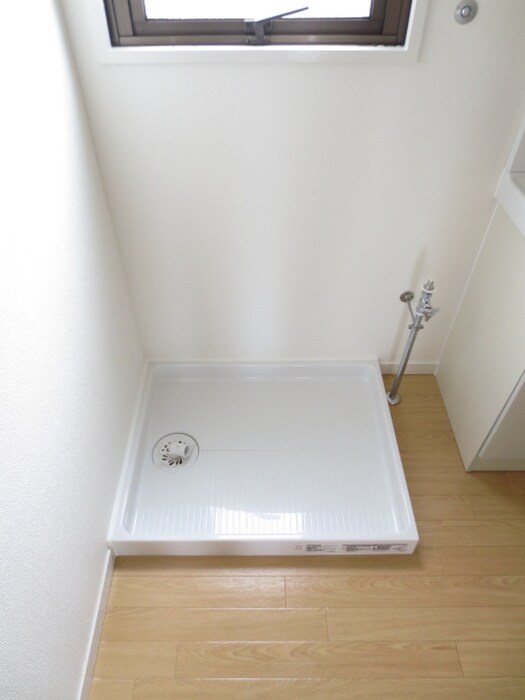 物件内観写真12　(洗濯機置場)