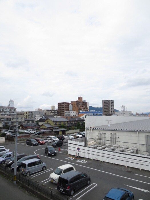 物件内観写真16　(室内からの展望)