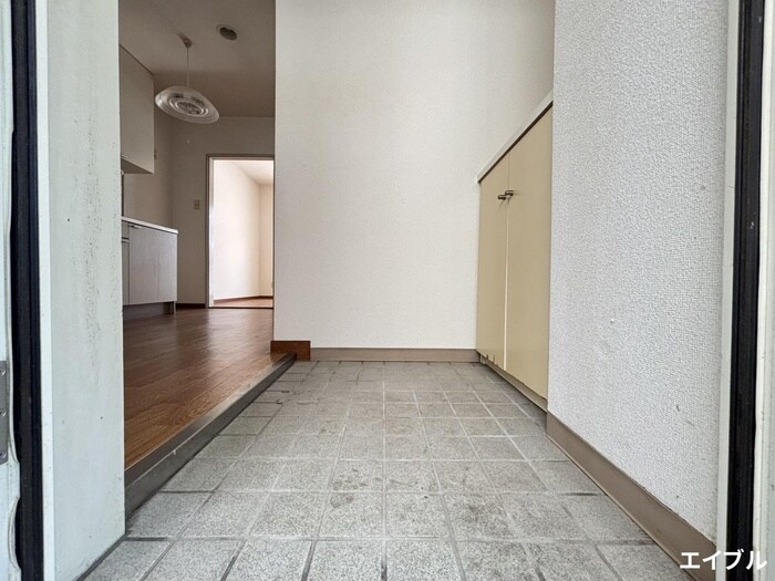 物件内観写真16　(玄関)
