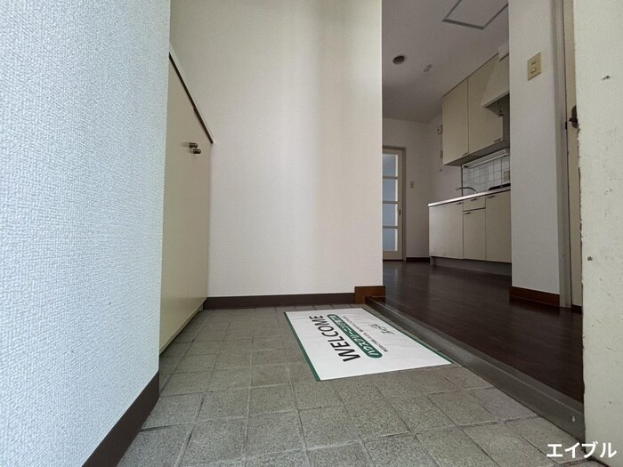 物件内観写真16　(玄関)