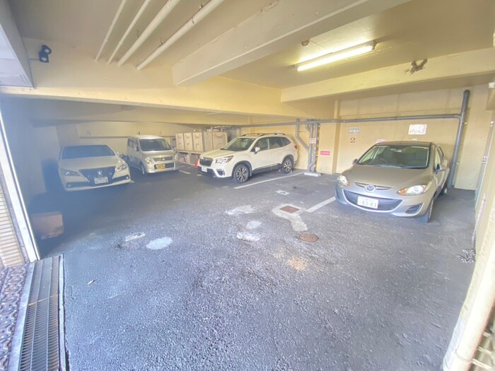 物件外観写真4　(駐車場)