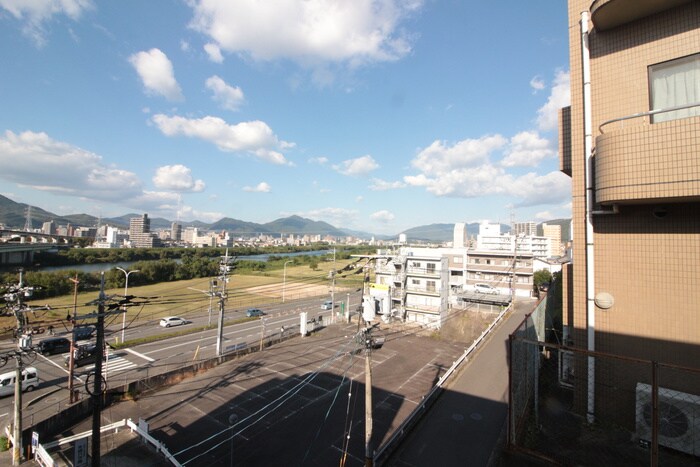 物件内観写真14　(室内からの展望)