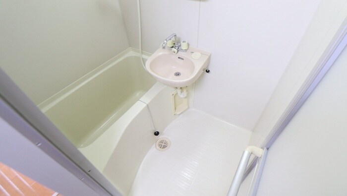 サンロ－レル串戸のバス