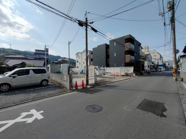 建築中