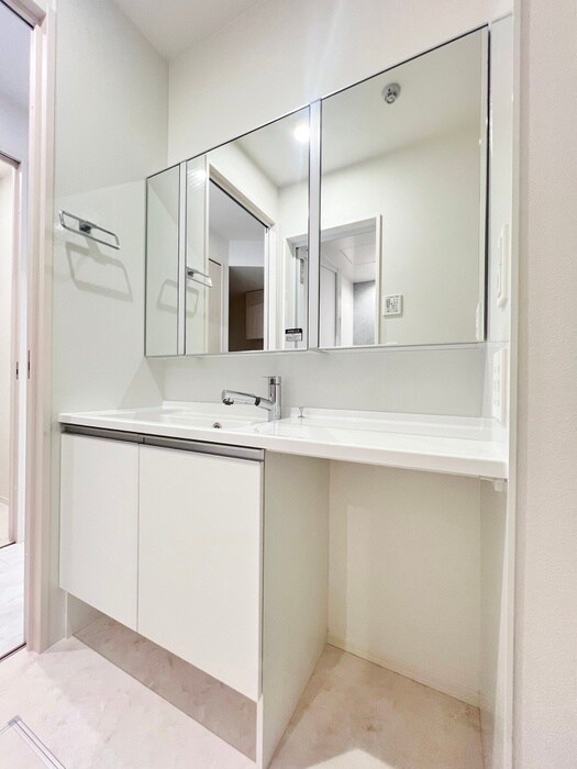 物件内観写真11　(洗面)