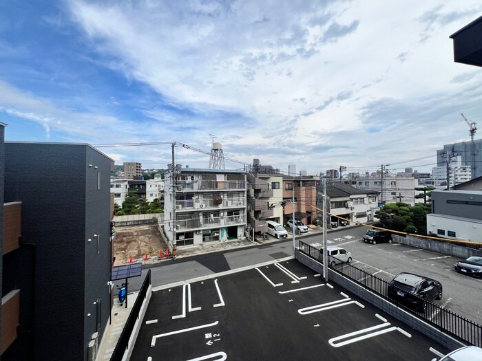 物件内観写真16　(室内からの展望)