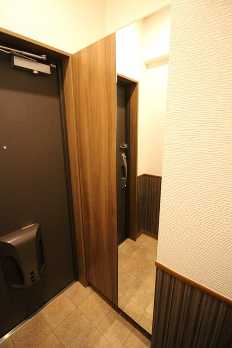 物件内観写真14　(玄関)