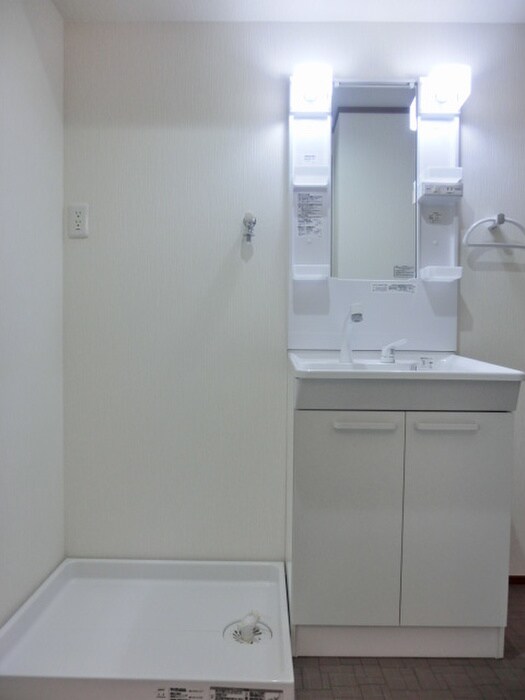 物件内観写真16　(洗濯機置場)