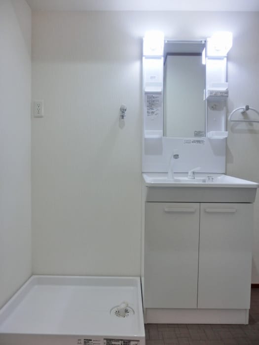 物件内観写真16　(洗濯機置場)