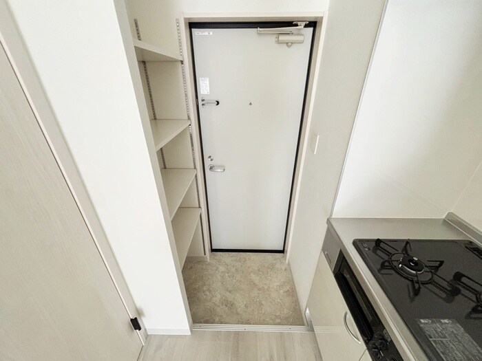 物件内観写真13　(玄関)